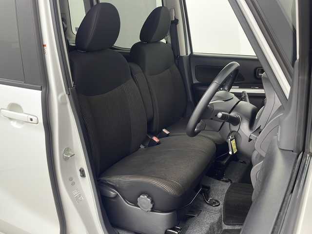 三菱 ｅＫスペース カスタムT 三重県 2014(平26)年 3.7万km シルキーホワイト 禁煙車/純正7インチナビ/・CD/DVD/Bluetooth/iPod/USB/フルセグ/AM/FM/バックカメラ/両側パワースライドドア/HIDヘッドライト/電動格納ミラー/フォグ/純正15インチアルミホイール/運転席シートヒーター