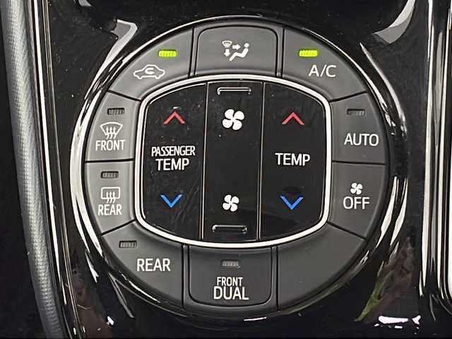 トヨタ ヴォクシー ZS 煌Ⅱ 宮城県 2017(平29)年 4.3万km ホワイトパールクリスタルシャイン 純正フリップダウンモニター/Toyota Safety Sense C/・プリクラッシュセーフティ	/・レーンディパーチャーアラート	/・オートマチックハイビーム	/バックカメラ/純正9型ナビ/・SD.CD.DVD.SD/フルセグTV/両側パワースライドドア/ステアリングスイッチ/革巻ステアリング/LEDヘッドライト/LEDフォグランプ/横滑り防止装置/アイドリングストップ/プッシュスタート/スマートキー/純正16inAW/純正フロアマット/ロールサンシェード/////////