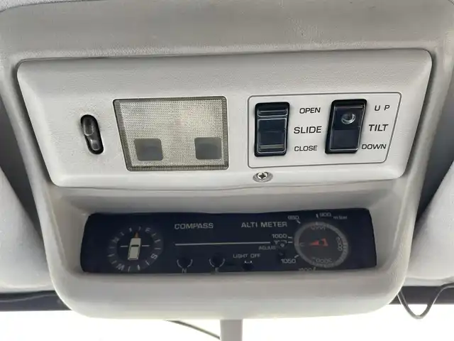 トヨタ ランドクルーザー VX－LTD スペシャルP 岡山県 1994(平6)年 19.8万km ダークグリーンマイカ 社外ナビ/社外ETC/サンルーフ/スペアキー/クルーズコントロール/フルセグTV/純正フロアマット/リフトシート/ドアバイザー/ランバーサポート【D席】/横滑り防止装置