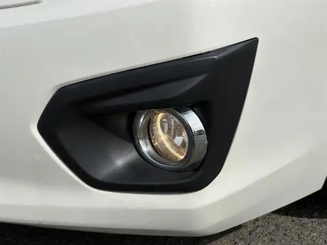 スバル インプレッサ スポーツ 2．0i 岩手県 2012(平24)年 7.2万km サテンホワイトパール 禁煙車/4WD/クルーズコントロール/純正ナビ/→Bluetooth/CD/DVD/FM/AM/バックカメラ/横滑り防止装置/オートライト/フォグライト/〇シガーソケット/〇フロアマット/〇電動格納ミラー/〇ウィンカーミラー/パドルシフト/ETC