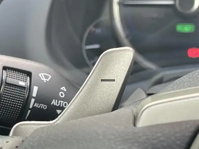 レクサス ＮＸ 300h Fスポーツ 和歌山県 2018(平30)年 2.3万km ホワイトノーヴァガラスフレーク 純正ナビ/バックカメラ/フルセグTV/BT/衝突軽減ブレーキ/レーンキープアシスト/ブラインドスポットモニター/レーダークルコン/前後コーナーセンサー/オートライト/サンルーフ/ビルトインETC2.0/ドラレコ/前席/・シートベンチレーション/・シートヒーター/・パワーシート/シートメモリー/ヘッドアップディスプレイ/ステアリングリモコン/ステアリングヒーター/パドルシフト