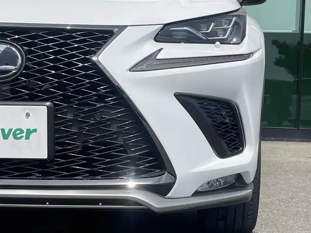 レクサス ＮＸ 300h Fスポーツ 和歌山県 2018(平30)年 2.3万km ホワイトノーヴァガラスフレーク 純正ナビ/バックカメラ/フルセグTV/BT/衝突軽減ブレーキ/レーンキープアシスト/ブラインドスポットモニター/レーダークルコン/前後コーナーセンサー/オートライト/サンルーフ/ビルトインETC2.0/ドラレコ/前席/・シートベンチレーション/・シートヒーター/・パワーシート/シートメモリー/ヘッドアップディスプレイ/ステアリングリモコン/ステアリングヒーター/パドルシフト