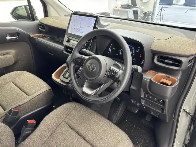 トヨタ シエンタ ハイブリッド Z 滋賀県 2023(令5)年 2.8万km アーバンカーキ 純正10.5インチナビ/【Bluetooth/フルセグTV/USB/Miracast】/トヨタセーフティセンス/・プリクラッシュセーフティ/・レーントレーシングアシスト/・レーダークルーズコントロール/・オートマチックハイビーム/両側パワースライドドア/全方位カメラ/ブラインドスポットモニター/クリアランスソナー/LEDヘッドライト/D/Nシートヒーター/ステアリングヒーター/ビルトインETC2.0/後席サンシェード/プッシュスタート/スマートキー/ステアリングリモコン