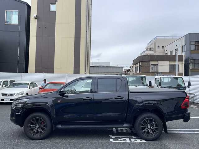 トヨタ ハイラックス Z GRスポーツ 広島県 2024(令6)年 1万km アティチュードブラックマイカ /登録時走行距離/　　　　　　　9924キロ/ワンオーナー/4WD/純正ナビ/パノラミックビューモニター/地デジ/ハーフレザーシート/PCS/パドルシフト/アイドリングストップ/スペアキー×１/ETC/新車時整備手帳/　　【保証書】/取扱説明書/