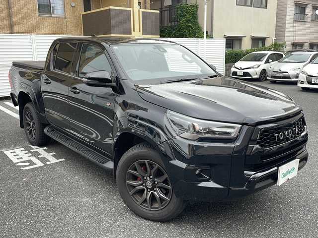 トヨタ ハイラックス Z GRスポーツ 広島県 2024(令6)年 1万km アティチュードブラックマイカ /登録時走行距離/　　　　　　　9924キロ/ワンオーナー/4WD/純正ナビ/パノラミックビューモニター/地デジ/ハーフレザーシート/PCS/パドルシフト/アイドリングストップ/スペアキー×１/ETC/新車時整備手帳/　　【保証書】/取扱説明書/