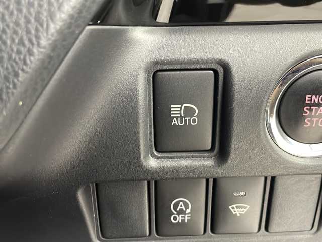 トヨタ エスクァイア Gi 埼玉県 2015(平27)年 9.1万km 黒 純正9インチナビ/バックカメラ/両側パワースライドドア/サンルーフ/ビルトインＥＴＣ2.0/シートーヒータ/オートマチックハイビーム/セーフティレーダー/前後ドラレコ/フルセグＴＶ　/Bluetouth