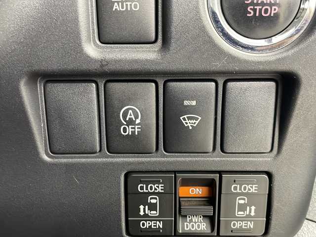 トヨタ エスクァイア Gi 埼玉県 2015(平27)年 9.1万km 黒 純正9インチナビ/バックカメラ/両側パワースライドドア/サンルーフ/ビルトインＥＴＣ2.0/シートーヒータ/オートマチックハイビーム/セーフティレーダー/前後ドラレコ/フルセグＴＶ　/Bluetouth