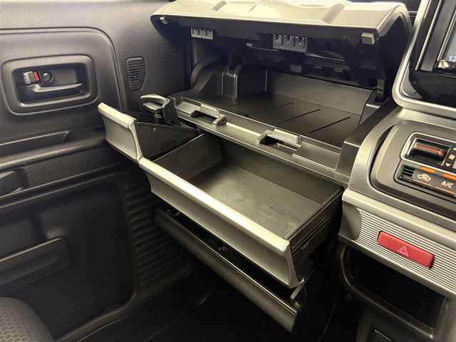 スズキ スペーシア ギア HYBRID XZターボ 愛知県 2021(令3)年 4.8万km アクティブイエロー/ガンメタリック2トーン スズキセーフティサポート/衝突被害軽減ブレーキ/車線逸脱警報機能/レーダークルーコントロール/ステアリングスイッチ/両側電動スライドドア/純正ナビ/ワンセグTV/Bluetooth接続/皮巻きステアリング/ステアリングスイッチ/パドルシフト/D席/N席シートヒーター/ビルトインETC/後席サーキュレーター/スペアキー/カーテンエアバック/サイドエアバック/スマートキー/プッシュスタート