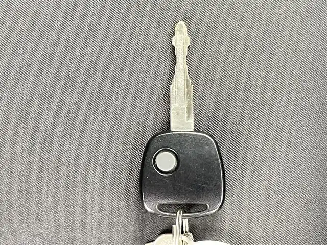 スズキ エブリイ JOINターボ 千葉県 2021(令3)年 2.5万km クールカーキPM スズキセーフティサポート/・衝突軽減ブレーキ/・レーンキープアシスト/・ふらつき警報/・コーナーセンサー/純正オーディオ/オートライト/ヘッドライトレベライザー/リモコンキー/純正ゴムマット