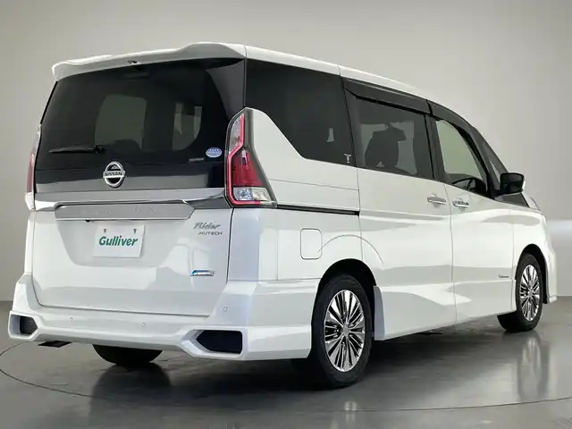 日産 セレナ ライダー プロパイロット E 愛知県 2017(平29)年 6万km ブリリアントホワイトパール 純正８型ナビ　ライダー専用エアロ　プロパイロット　禁煙　フルセグ　ブルーレイ再生　両側パワスラ　ＥＴＣ　ドラレコ　シートヒーター　衝突軽減　追従クルコン　ＬＥＤオートライト　ＡＵＴＥＣＨアルミホイール