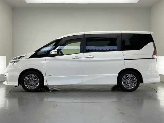 日産 セレナ ライダー プロパイロット E 愛知県 2017(平29)年 6万km ブリリアントホワイトパール 純正８型ナビ　ライダー専用エアロ　プロパイロット　禁煙　フルセグ　ブルーレイ再生　両側パワスラ　ＥＴＣ　ドラレコ　シートヒーター　衝突軽減　追従クルコン　ＬＥＤオートライト　ＡＵＴＥＣＨアルミホイール