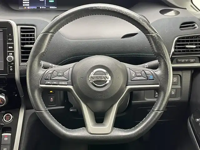 日産 セレナ ライダー プロパイロット E 愛知県 2017(平29)年 6万km ブリリアントホワイトパール 純正８型ナビ　ライダー専用エアロ　プロパイロット　禁煙　フルセグ　ブルーレイ再生　両側パワスラ　ＥＴＣ　ドラレコ　シートヒーター　衝突軽減　追従クルコン　ＬＥＤオートライト　ＡＵＴＥＣＨアルミホイール