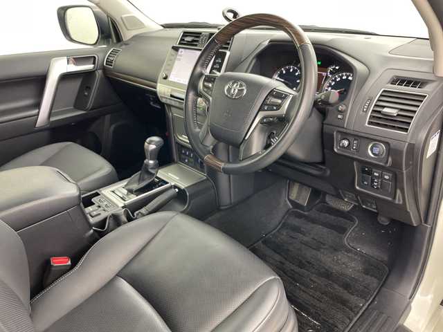 トヨタ ランドクルーザー プラド TX Lパッケージ 道央・札幌 2023(令5)年 3.7万km ホワイトパールクリスタルシャイン ・4WD/・寒冷地仕様/・純正ディスプレイオーディオナビ(BT&Miracast&スマホ連携)/・全方位モニター/・サンルーフ/・モデリスタエアロ(F.R)/・トヨタセーフティセンス/・D/N席パワーシート/・D/N席シートヒーター/・D/N席ベンチレーション/・サンルーフ/・ルーフレール/・ドアミラーヒーター/・純正エンジンスターター/・スマートキー/・スペアキー/・社外AW22インチ/・ワンオーナー