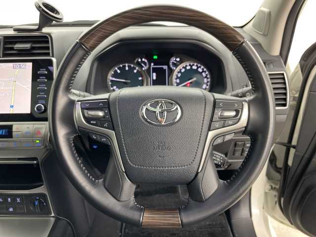 トヨタ ランドクルーザー プラド TX Lパッケージ 道央・札幌 2023(令5)年 3.7万km ホワイトパールクリスタルシャイン ・4WD/・寒冷地仕様/・純正ディスプレイオーディオナビ(BT&Miracast&スマホ連携)/・全方位モニター/・サンルーフ/・モデリスタエアロ(F.R)/・トヨタセーフティセンス/・D/N席パワーシート/・D/N席シートヒーター/・D/N席ベンチレーション/・サンルーフ/・ルーフレール/・ドアミラーヒーター/・純正エンジンスターター/・スマートキー/・スペアキー/・社外AW22インチ/・ワンオーナー
