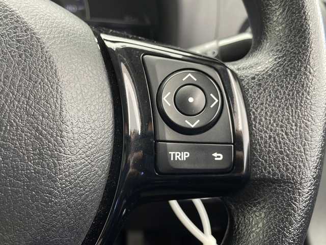 トヨタ ヴィッツ ハイブリッド F 千葉県 2017(平29)年 5.5万km スーパーホワイトⅡ 純正ナビ/・AM/FM/CD/BT/フルセグTV/バックカメラ/ビルドインETC/横滑り防止装置/電動格納ミラー/オートライト/ドライブレコーダー