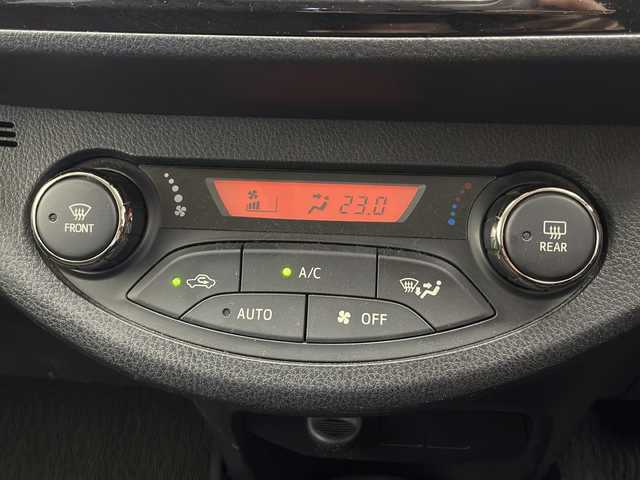 トヨタ ヴィッツ ハイブリッド F 千葉県 2017(平29)年 5.5万km スーパーホワイトⅡ 純正ナビ/・AM/FM/CD/BT/フルセグTV/バックカメラ/ビルドインETC/横滑り防止装置/電動格納ミラー/オートライト/ドライブレコーダー