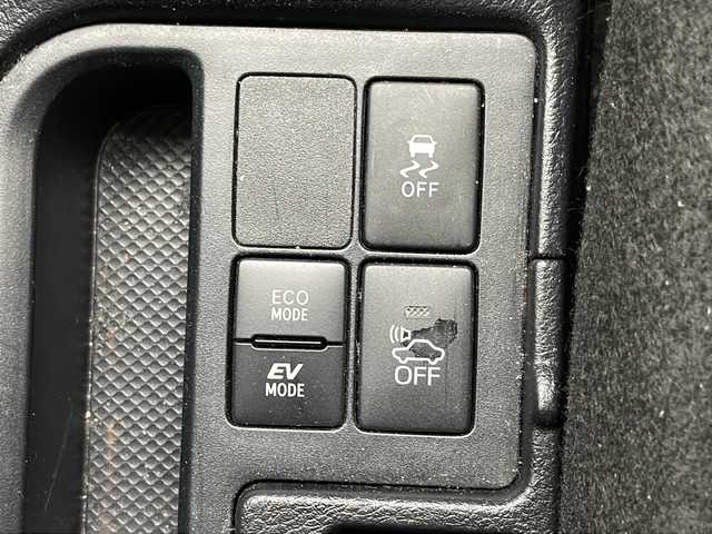 トヨタ ヴィッツ ハイブリッド F 千葉県 2017(平29)年 5.5万km スーパーホワイトⅡ 純正ナビ/・AM/FM/CD/BT/フルセグTV/バックカメラ/ビルドインETC/横滑り防止装置/電動格納ミラー/オートライト/ドライブレコーダー