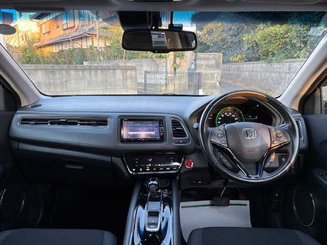 ホンダ ヴェゼル ハイブリッド X ホンダセンシング 大阪府 2018(平30)年 5.6万km クリスタルブラックパール 純正ナビ/フルセグ/バックカメラ/Bluetooth/CD/DVD/ホンダセンシング/パドルシフト/ドライブレコーダー/ビルトインETC/LEDヘッドライト/電子パーキング/プッシュスタート/スマートキー×2