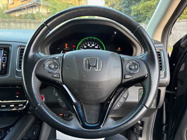 ホンダ ヴェゼル ハイブリッド X ホンダセンシング 大阪府 2018(平30)年 5.6万km クリスタルブラックパール 純正ナビ/フルセグ/バックカメラ/Bluetooth/CD/DVD/ホンダセンシング/パドルシフト/ドライブレコーダー/ビルトインETC/LEDヘッドライト/電子パーキング/プッシュスタート/スマートキー×2