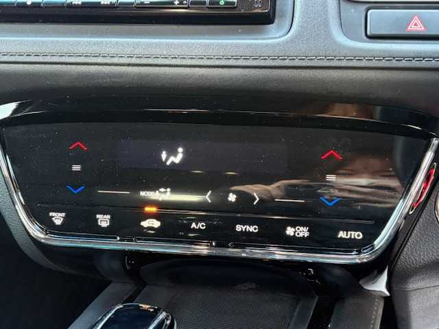 ホンダ ヴェゼル ハイブリッド X ホンダセンシング 大阪府 2018(平30)年 5.6万km クリスタルブラックパール 純正ナビ/フルセグ/バックカメラ/Bluetooth/CD/DVD/ホンダセンシング/パドルシフト/ドライブレコーダー/ビルトインETC/LEDヘッドライト/電子パーキング/プッシュスタート/スマートキー×2