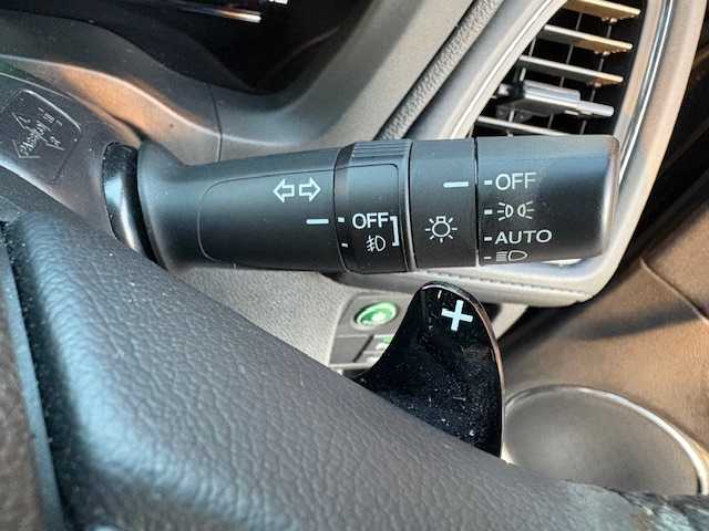 ホンダ ヴェゼル ハイブリッド X ホンダセンシング 大阪府 2018(平30)年 5.6万km クリスタルブラックパール 純正ナビ/フルセグ/バックカメラ/Bluetooth/CD/DVD/ホンダセンシング/パドルシフト/ドライブレコーダー/ビルトインETC/LEDヘッドライト/電子パーキング/プッシュスタート/スマートキー×2