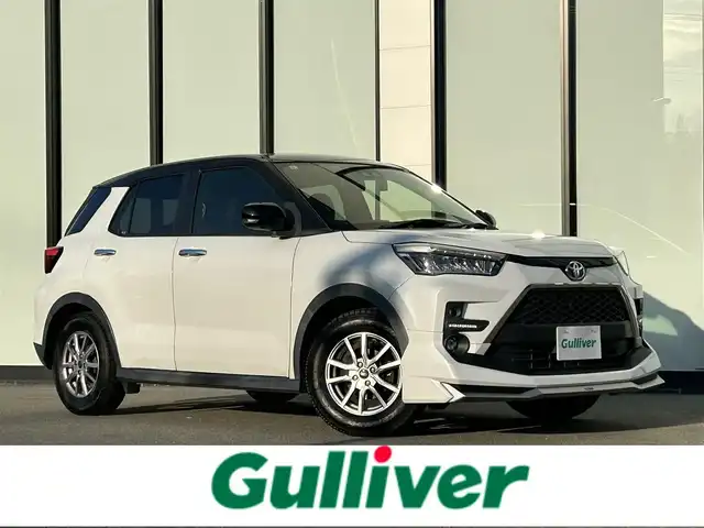 トヨタ ライズ Z 大阪府 2020(令2)年 6.9万km ブラックマイカメタリック/シャイニングホワイトパール トヨタセーフティセンス/・アダプティクブクルーズコントロール/・プリクラッシュセーフティ/・クリアランスソナー/・ブラインドスポットモニタ/・リヤクロストラフィックアラート/スマートアシスト/純正ナビ/・Bluetooth/フルセグTV/USB/ラジオ/　AppleCarPlay/主要装備/・アラウンドビューモニター/・横滑り防止装置/・LEDヘッドライト/・フォグランプ/リアフォグランプ/・シートヒーター/・ダブルサイド+カーテンエアバック/・ドライブレコーダー前/・ETC/・社外AWスタッドレスタイヤ付き