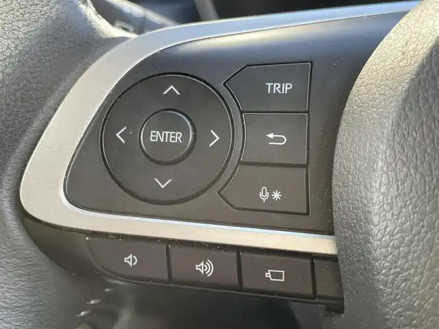 トヨタ ライズ Z 大阪府 2020(令2)年 6.9万km ブラックマイカメタリック/シャイニングホワイトパール トヨタセーフティセンス/・アダプティクブクルーズコントロール/・プリクラッシュセーフティ/・クリアランスソナー/・ブラインドスポットモニタ/・リヤクロストラフィックアラート/スマートアシスト/純正ナビ/・Bluetooth/フルセグTV/USB/ラジオ/　AppleCarPlay/主要装備/・アラウンドビューモニター/・横滑り防止装置/・LEDヘッドライト/・フォグランプ/リアフォグランプ/・シートヒーター/・ダブルサイド+カーテンエアバック/・ドライブレコーダー前/・ETC/・社外AWスタッドレスタイヤ付き