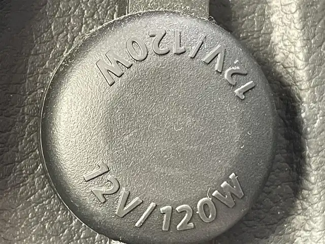 スズキ ワゴンＲ FX 岡山県 2015(平27)年 2.6万km フィズブルーパールメタリック 登録時走行距離：25115km/禁煙車/純正オーディオ/　(CD/AM/FM/AUX)/シートヒーター/ヘッドライトレベライザー/リモコンキー/アイドリングストップ/純正ホイールキャップ/ドアバイザー/電動格納ミラー/純正フロアマット/横滑防止装置/盗難防止装置