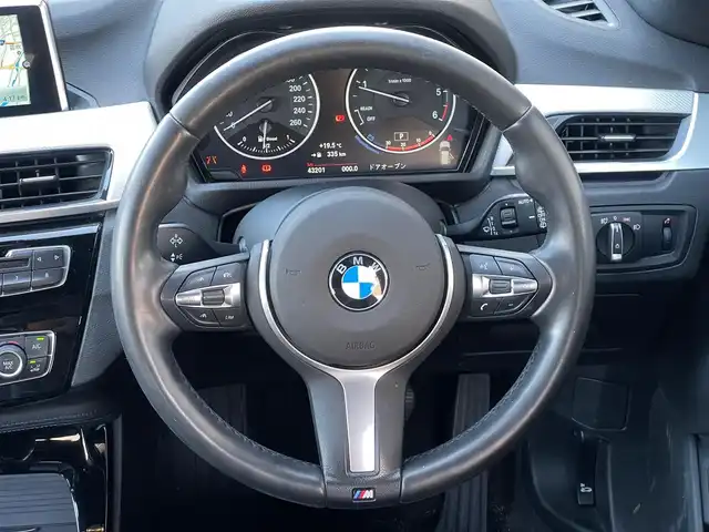 ＢＭＷ Ｘ１ xDrive 18d Mスポーツ 山梨県 2017(平29)年 4.4万km ミネラルホワイト インテリジェントセーフティ/ACC/レーンアシスト/コンフォートアクセス/パワーバックドア」/フットオープナー/HUD/黒革シート/前席シートヒーター/前席パワーシート/純正HDDナビ/社外フルセグ/前後PDC/アンビエントライト/社外ドラレコ