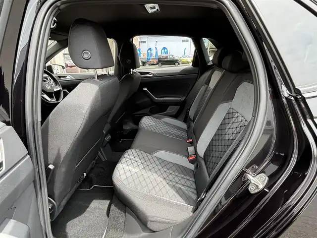 フォルクスワーゲン ＶＷ ポロ TSI Rライン 大阪府 2022(令4)年 1.1万km 黒 ワンオーナー/純正HDDナビ/（BT/AppleCarPlay/AndroidAuto）/バックカメラ/レーダークルーズコントロール/レーンキープアシスト/ブラインドスポットモニター/アイドリングストップ/衝突被害軽減装置/前後コーナーセンサー/純正17インチAW/前後ドライブレコーダー/プッシュスタート/ETC/保証書/取扱説明書/スマートキー×２