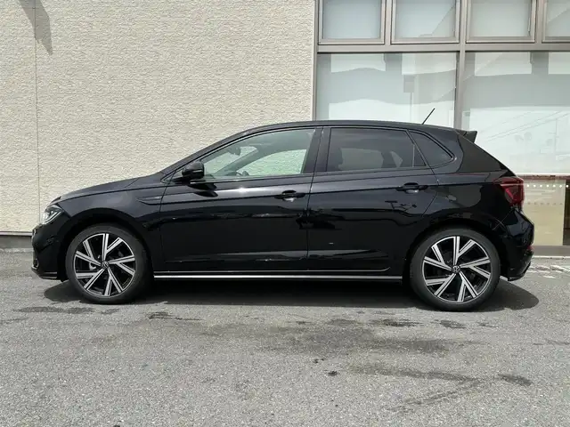 フォルクスワーゲン ＶＷ ポロ TSI Rライン 大阪府 2022(令4)年 1.1万km 黒 ワンオーナー/純正HDDナビ/（BT/AppleCarPlay/AndroidAuto）/バックカメラ/レーダークルーズコントロール/レーンキープアシスト/ブラインドスポットモニター/アイドリングストップ/衝突被害軽減装置/前後コーナーセンサー/純正17インチAW/前後ドライブレコーダー/プッシュスタート/ETC/保証書/取扱説明書/スマートキー×２