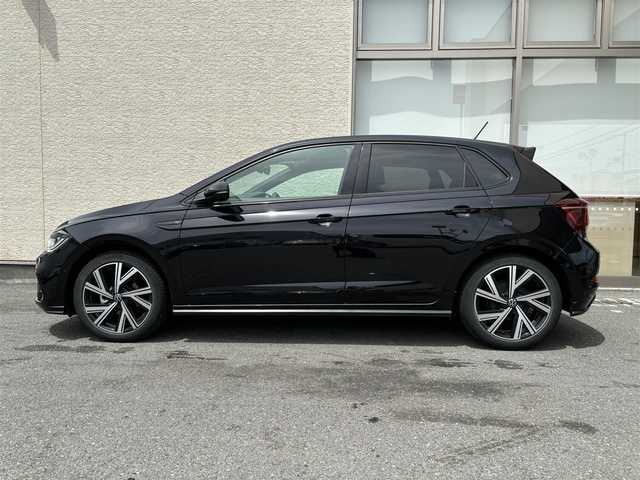 フォルクスワーゲン ＶＷ ポロ TSI Rライン 大阪府 2022(令4)年 1.1万km ディープブラックパールエフェクト ワンオーナー/純正HDDナビ/（BT/AppleCarPlay/AndroidAuto）/バックカメラ/レーダークルーズコントロール/レーンキープアシスト/ブラインドスポットモニター/アイドリングストップ/衝突被害軽減装置/前後コーナーセンサー/純正17インチAW/前後ドライブレコーダー/プッシュスタート/ETC/保証書/取扱説明書/スマートキー×２