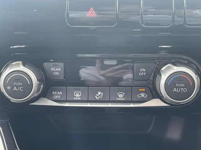 日産 セレナ ハイウェイスター 愛媛県 2017(平29)年 3.2万km ダイヤモンドブラック フリップダウンモニター/両側パワースライドドア/純正ナビ/CD/DVD/BD/BT/MSV/iPod/フルセグTV/ETC/バックカメラ/クルーズコントロール/LEDヘッドライト/オートライト/フォグランプ/純正フロアマット/純正16インチアルミホイール/盗難防止装置/衝突被害軽減システム/アイドリングストップ/3列シート/USB入力端子/プッシュスタート/スマートキー