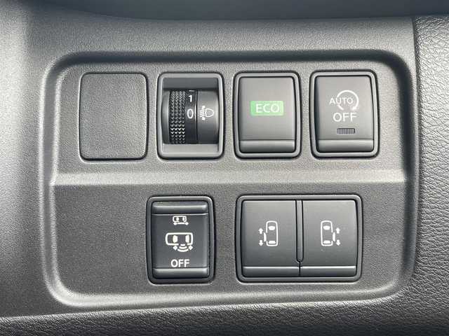 日産 セレナ ハイウェイスター 愛媛県 2017(平29)年 3.2万km ダイヤモンドブラック フリップダウンモニター/両側パワースライドドア/純正ナビ/CD/DVD/BD/BT/MSV/iPod/フルセグTV/ETC/バックカメラ/クルーズコントロール/LEDヘッドライト/オートライト/フォグランプ/純正フロアマット/純正16インチアルミホイール/盗難防止装置/衝突被害軽減システム/アイドリングストップ/3列シート/USB入力端子/プッシュスタート/スマートキー