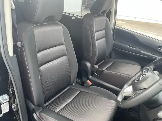 日産 セレナ ハイウェイスター 愛媛県 2017(平29)年 3.2万km ダイヤモンドブラック フリップダウンモニター/両側パワースライドドア/純正ナビ/CD/DVD/BD/BT/MSV/iPod/フルセグTV/ETC/バックカメラ/クルーズコントロール/LEDヘッドライト/オートライト/フォグランプ/純正フロアマット/純正16インチアルミホイール/盗難防止装置/衝突被害軽減システム/アイドリングストップ/3列シート/USB入力端子/プッシュスタート/スマートキー