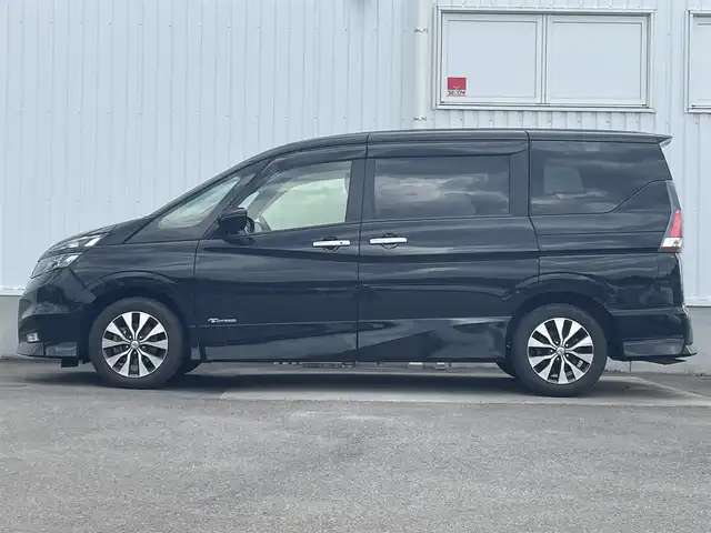 日産 セレナ ハイウェイスター 愛媛県 2017(平29)年 3.2万km ダイヤモンドブラック フリップダウンモニター/両側パワースライドドア/純正ナビ/CD/DVD/BD/BT/MSV/iPod/フルセグTV/ETC/バックカメラ/クルーズコントロール/LEDヘッドライト/オートライト/フォグランプ/純正フロアマット/純正16インチアルミホイール/盗難防止装置/衝突被害軽減システム/アイドリングストップ/3列シート/USB入力端子/プッシュスタート/スマートキー