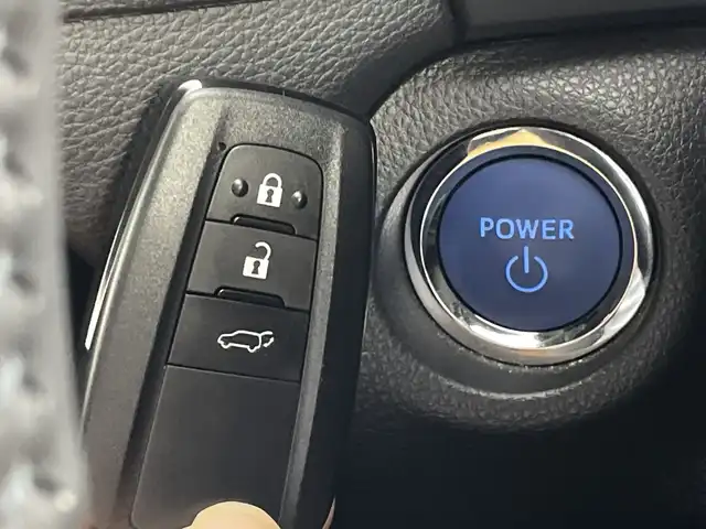 トヨタ ＲＡＶ４ ハイブリットG 群馬県 2020(令2)年 5万km ホワイトパールクリスタルシャイン 純正９型ナビ　フルセグＴＶ　バックカメラ　電動リアゲート　パワーシート　シートヒーター　ステアリングヒーター　衝突被害軽減ブレーキ　ルーフレール　ＬＥＤヘッドライト　前方ドラレコ　ＥＴＣ２．０　禁煙
