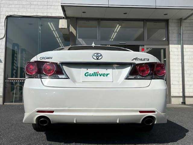 トヨタ クラウン アスリート S-T 埼玉県 2015(平27)年 8万km ホワイトパールクリスタルシャイン 純正ナビ/クルーズコントロール/前席パワーシート/ビルトインETC/ドライブレコーダー（FR）/LEDヘッドライト/LEDフォグランプ/ステアリングスイッチ/プッシュスタート/スマートキー/純正18インチアルミホイール/純正フロアマット/保証書/取扱説明書