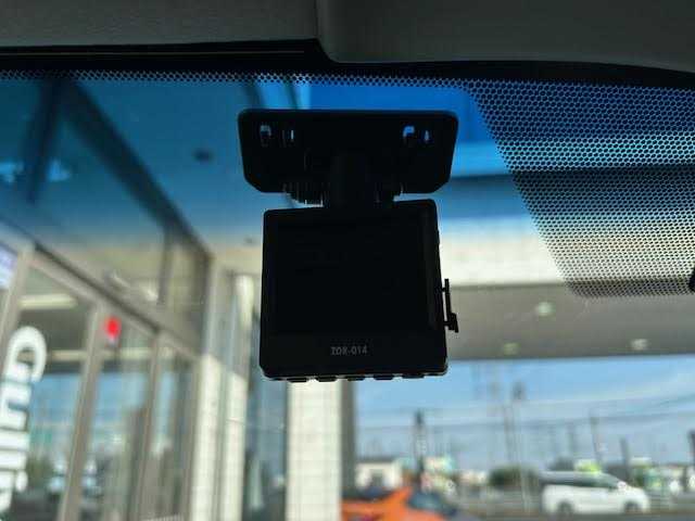 トヨタ クラウン アスリート S-T 埼玉県 2015(平27)年 8万km ホワイトパールクリスタルシャイン 純正ナビ/クルーズコントロール/前席パワーシート/ビルトインETC/ドライブレコーダー（FR）/LEDヘッドライト/LEDフォグランプ/ステアリングスイッチ/プッシュスタート/スマートキー/純正18インチアルミホイール/純正フロアマット/保証書/取扱説明書