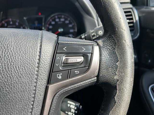 トヨタ クラウン アスリート S-T 埼玉県 2015(平27)年 8万km ホワイトパールクリスタルシャイン 純正ナビ/クルーズコントロール/前席パワーシート/ビルトインETC/ドライブレコーダー（FR）/LEDヘッドライト/LEDフォグランプ/ステアリングスイッチ/プッシュスタート/スマートキー/純正18インチアルミホイール/純正フロアマット/保証書/取扱説明書