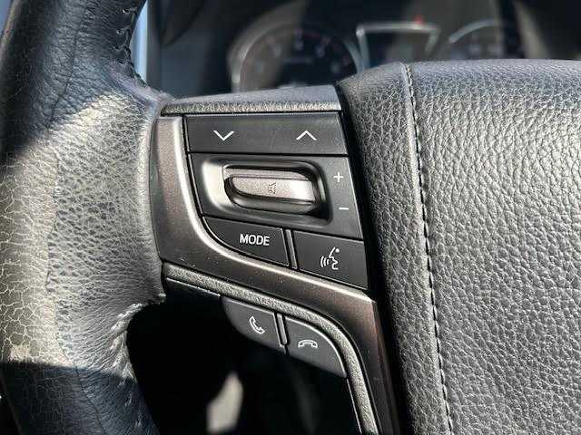 トヨタ クラウン アスリート S-T 埼玉県 2015(平27)年 8万km ホワイトパールクリスタルシャイン 純正ナビ/クルーズコントロール/前席パワーシート/ビルトインETC/ドライブレコーダー（FR）/LEDヘッドライト/LEDフォグランプ/ステアリングスイッチ/プッシュスタート/スマートキー/純正18インチアルミホイール/純正フロアマット/保証書/取扱説明書