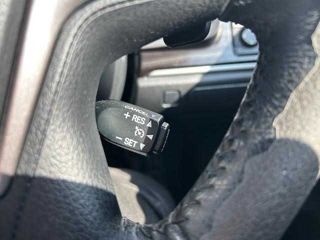 トヨタ クラウン アスリート S-T 埼玉県 2015(平27)年 8万km ホワイトパールクリスタルシャイン 純正ナビ/クルーズコントロール/前席パワーシート/ビルトインETC/ドライブレコーダー（FR）/LEDヘッドライト/LEDフォグランプ/ステアリングスイッチ/プッシュスタート/スマートキー/純正18インチアルミホイール/純正フロアマット/保証書/取扱説明書