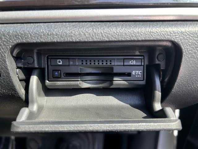 トヨタ クラウン アスリート S-T 埼玉県 2015(平27)年 8万km ホワイトパールクリスタルシャイン 純正ナビ/クルーズコントロール/前席パワーシート/ビルトインETC/ドライブレコーダー（FR）/LEDヘッドライト/LEDフォグランプ/ステアリングスイッチ/プッシュスタート/スマートキー/純正18インチアルミホイール/純正フロアマット/保証書/取扱説明書