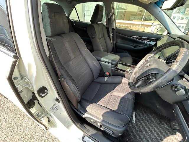 トヨタ クラウン アスリート S-T 埼玉県 2015(平27)年 8万km ホワイトパールクリスタルシャイン 純正ナビ/クルーズコントロール/前席パワーシート/ビルトインETC/ドライブレコーダー（FR）/LEDヘッドライト/LEDフォグランプ/ステアリングスイッチ/プッシュスタート/スマートキー/純正18インチアルミホイール/純正フロアマット/保証書/取扱説明書