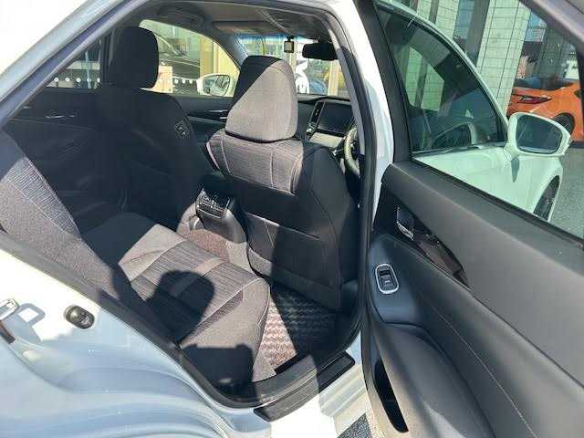 トヨタ クラウン アスリート S-T 埼玉県 2015(平27)年 8万km ホワイトパールクリスタルシャイン 純正ナビ/クルーズコントロール/前席パワーシート/ビルトインETC/ドライブレコーダー（FR）/LEDヘッドライト/LEDフォグランプ/ステアリングスイッチ/プッシュスタート/スマートキー/純正18インチアルミホイール/純正フロアマット/保証書/取扱説明書