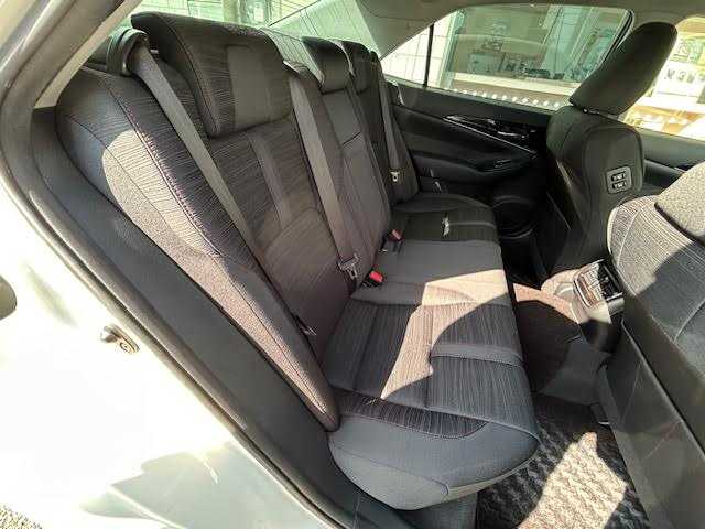 トヨタ クラウン アスリート S-T 埼玉県 2015(平27)年 8万km ホワイトパールクリスタルシャイン 純正ナビ/クルーズコントロール/前席パワーシート/ビルトインETC/ドライブレコーダー（FR）/LEDヘッドライト/LEDフォグランプ/ステアリングスイッチ/プッシュスタート/スマートキー/純正18インチアルミホイール/純正フロアマット/保証書/取扱説明書