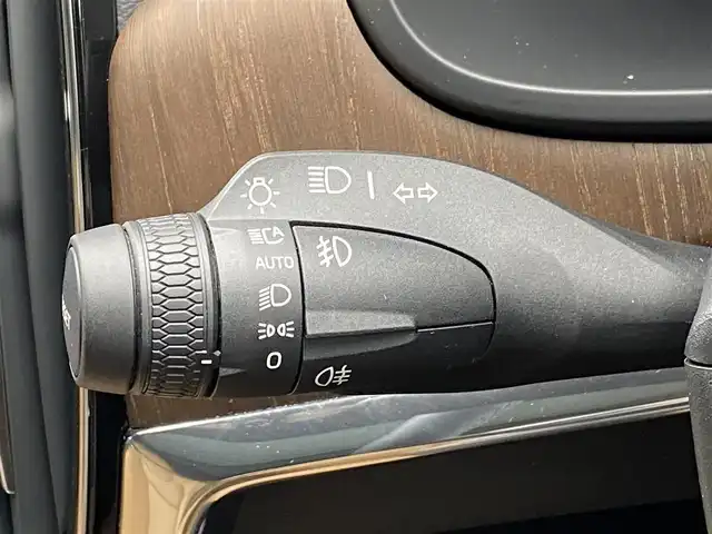 ボルボ ボルボ Ｖ９０ アルティメット B5 福岡県 2023(令5)年 0.8万km オニキスブラックP Ｇｏｏｇｌｅナビ　/パノラマＲ　/ＨＵＤ　/ＡＣＣ　/ｈａｍａｎＫａｒｄｏｎ　/シートＨ　/ベンチレーション　/ステアリングヒーター　/シートマッサージ　/３６０度カメラ　/パワーテールゲート　/ワイヤレス充電　/ＥＴＣ