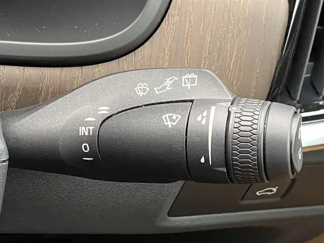 ボルボ ボルボ Ｖ９０ アルティメット B5 福岡県 2023(令5)年 0.8万km オニキスブラックP Ｇｏｏｇｌｅナビ　/パノラマＲ　/ＨＵＤ　/ＡＣＣ　/ｈａｍａｎＫａｒｄｏｎ　/シートＨ　/ベンチレーション　/ステアリングヒーター　/シートマッサージ　/３６０度カメラ　/パワーテールゲート　/ワイヤレス充電　/ＥＴＣ