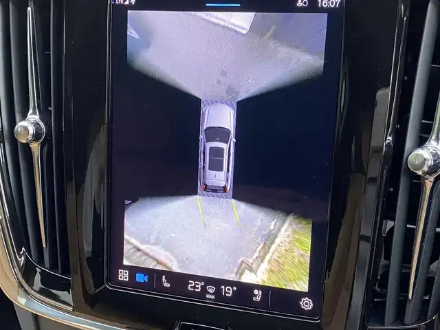 ボルボ ボルボ Ｖ９０ アルティメット B5 福岡県 2023(令5)年 0.8万km オニキスブラックP Ｇｏｏｇｌｅナビ　/パノラマＲ　/ＨＵＤ　/ＡＣＣ　/ｈａｍａｎＫａｒｄｏｎ　/シートＨ　/ベンチレーション　/ステアリングヒーター　/シートマッサージ　/３６０度カメラ　/パワーテールゲート　/ワイヤレス充電　/ＥＴＣ