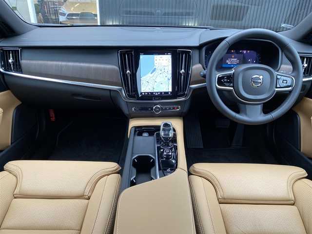 ボルボ ボルボ Ｖ９０ アルティメット B5 福岡県 2023(令5)年 0.8万km オニキスブラックP Ｇｏｏｇｌｅナビ　/パノラマＲ　/ＨＵＤ　/ＡＣＣ　/ｈａｍａｎＫａｒｄｏｎ　/シートＨ　/ベンチレーション　/ステアリングヒーター　/シートマッサージ　/３６０度カメラ　/パワーテールゲート　/ワイヤレス充電　/ＥＴＣ
